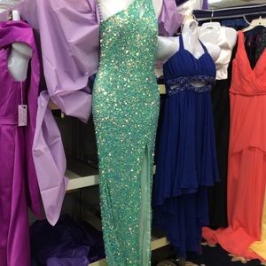 Sequined one shoulder evening dress. Sz 2/4
